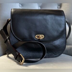 Lo & Sons Sleek Black Crossbody Bag with Gold Accents